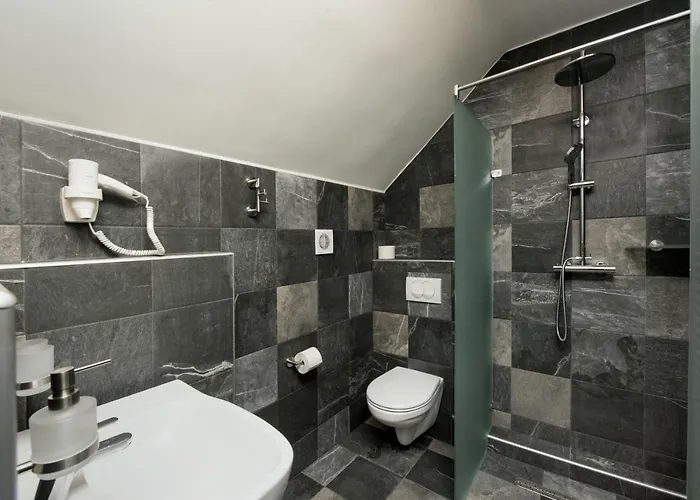 ゲストハウス Herbstyle エゲル